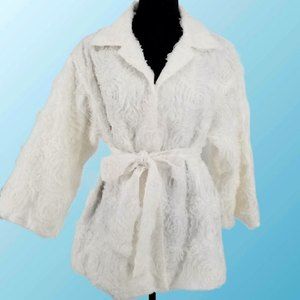 JERRY T swing statement jacket textural flowers belt closure white 2X